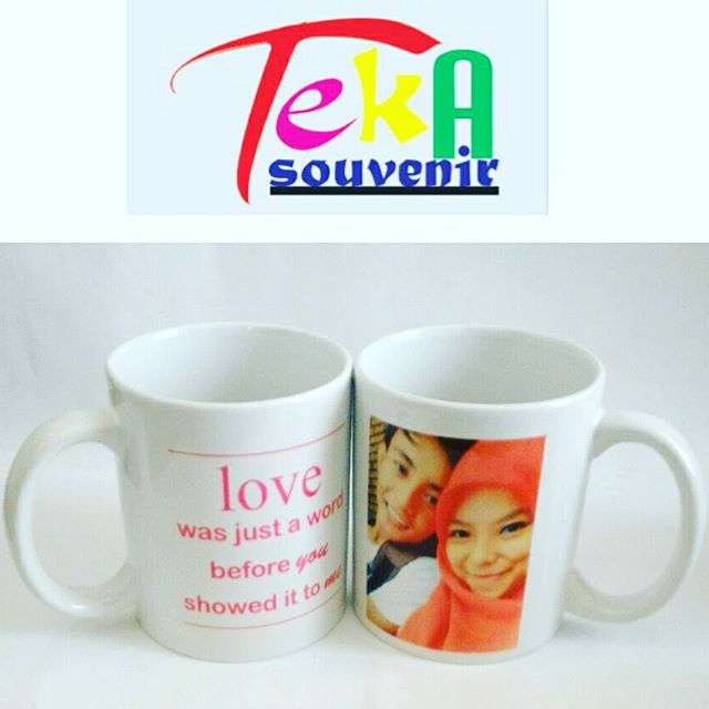 souvenir mug solo foto pasangan