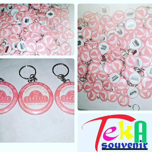 souvenir pin gantungan kunci murah solo